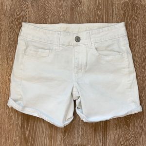 White American eagle shorts